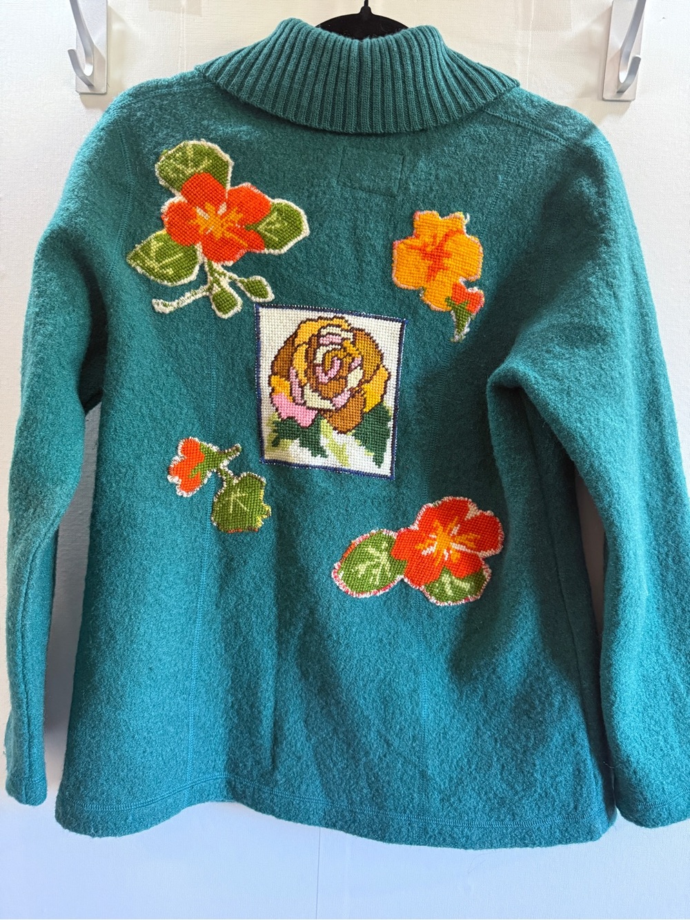 Dara Adorned in Ohio 100% Wool Teal Embroidered Floral Cardigan Size S - Picture 2 of 7